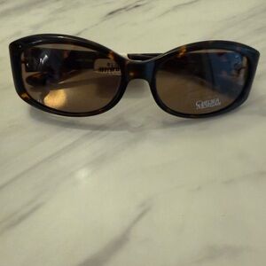 NWT Chelsea Morgan Tortoise Sunglasses
